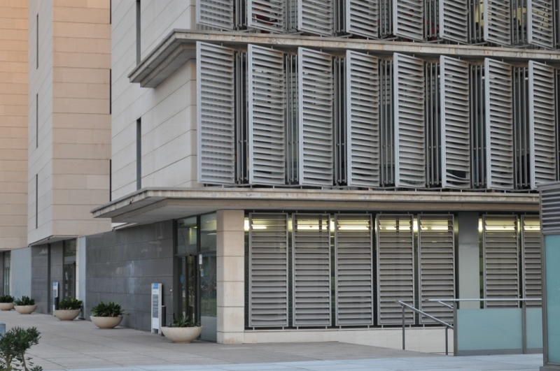 Two directions fixed louvers for UPC Nord Building [214] filt3rs